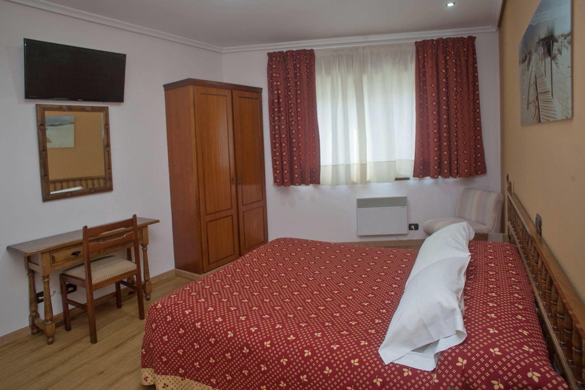 Hospedium Hotel La Marina Costa Da Morte Сее Екстер'єр фото