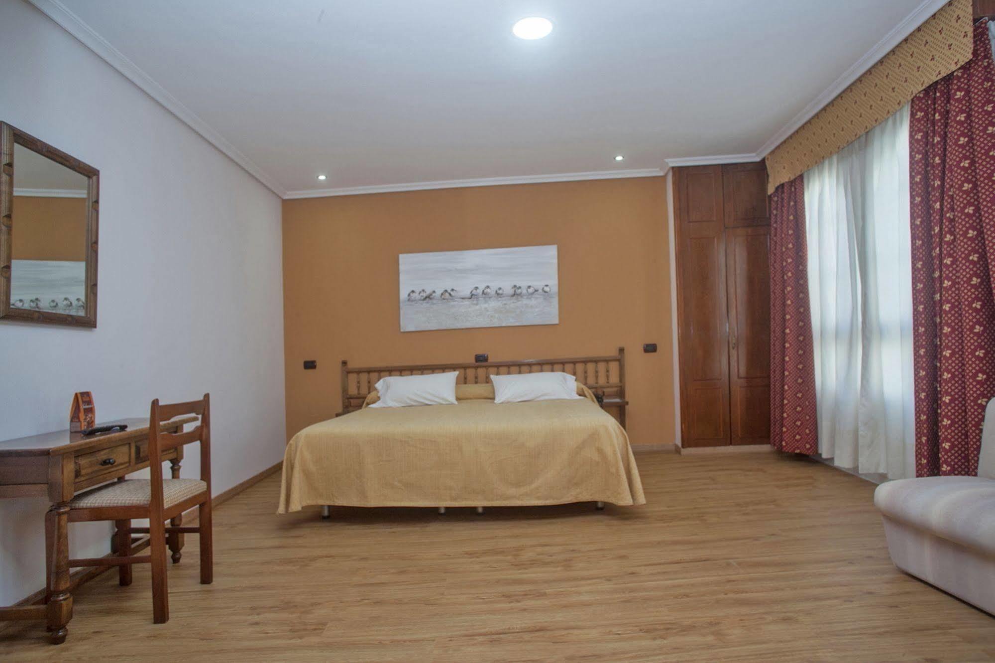 Hospedium Hotel La Marina Costa Da Morte Сее Екстер'єр фото