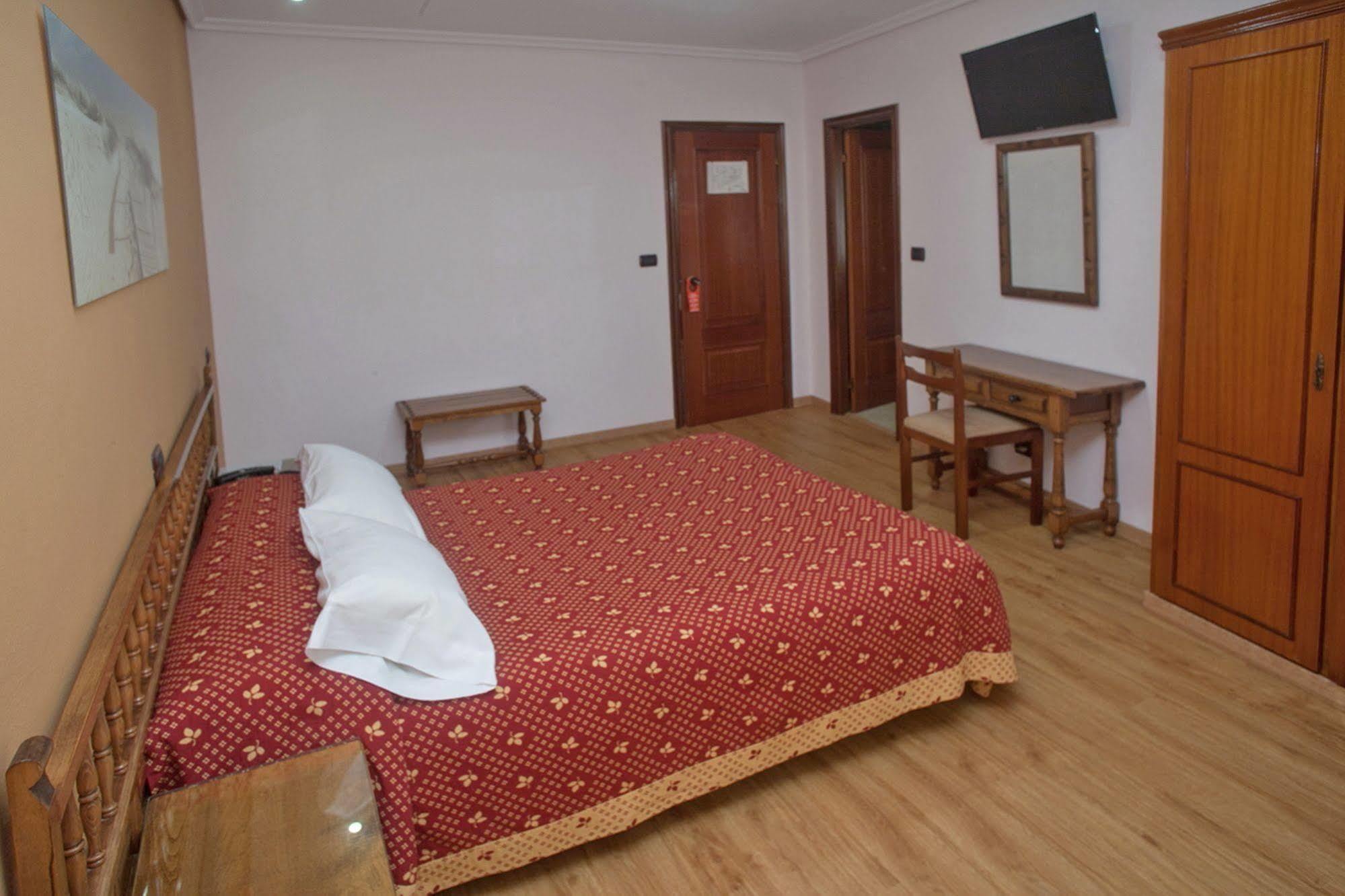 Hospedium Hotel La Marina Costa Da Morte Сее Екстер'єр фото