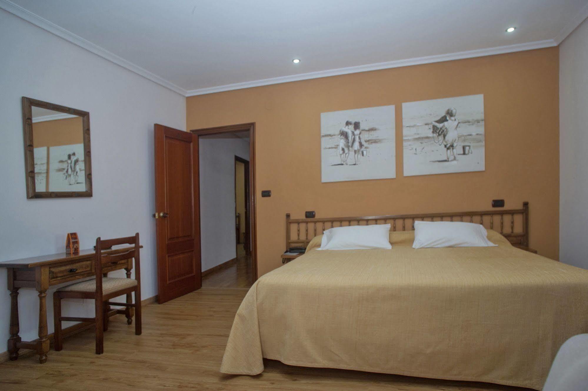 Hospedium Hotel La Marina Costa Da Morte Сее Екстер'єр фото