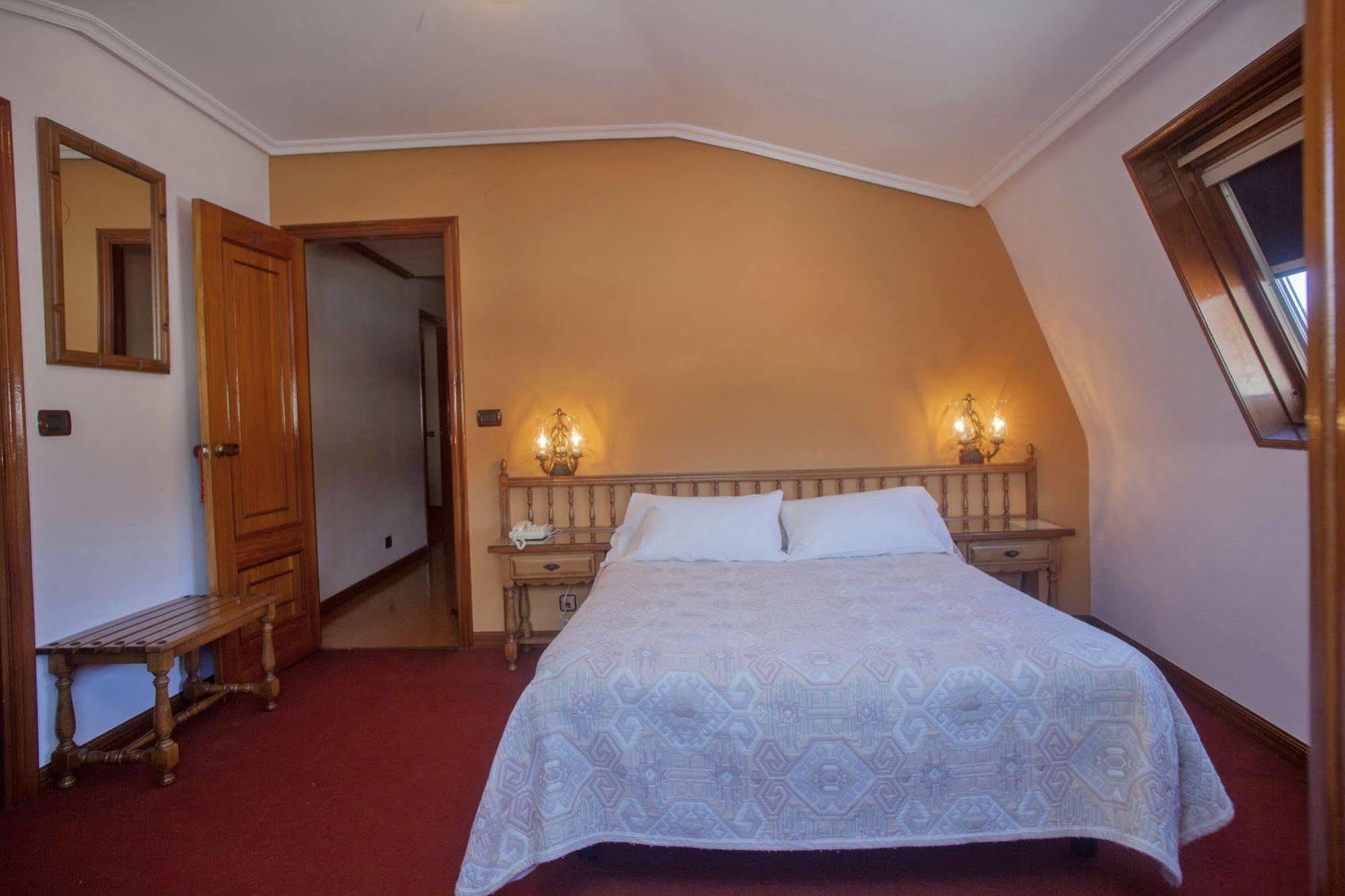 Hospedium Hotel La Marina Costa Da Morte Сее Екстер'єр фото