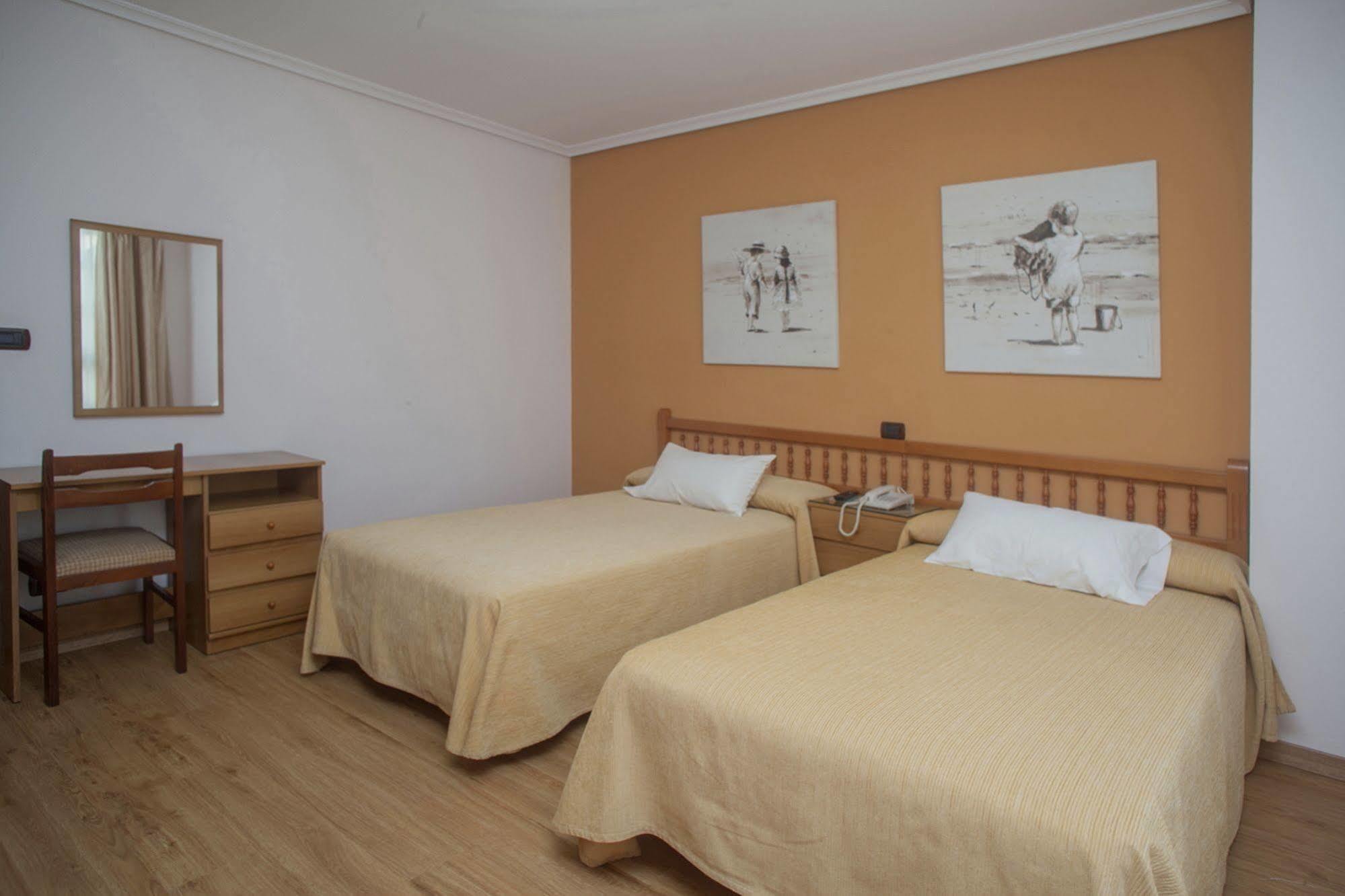 Hospedium Hotel La Marina Costa Da Morte Сее Екстер'єр фото