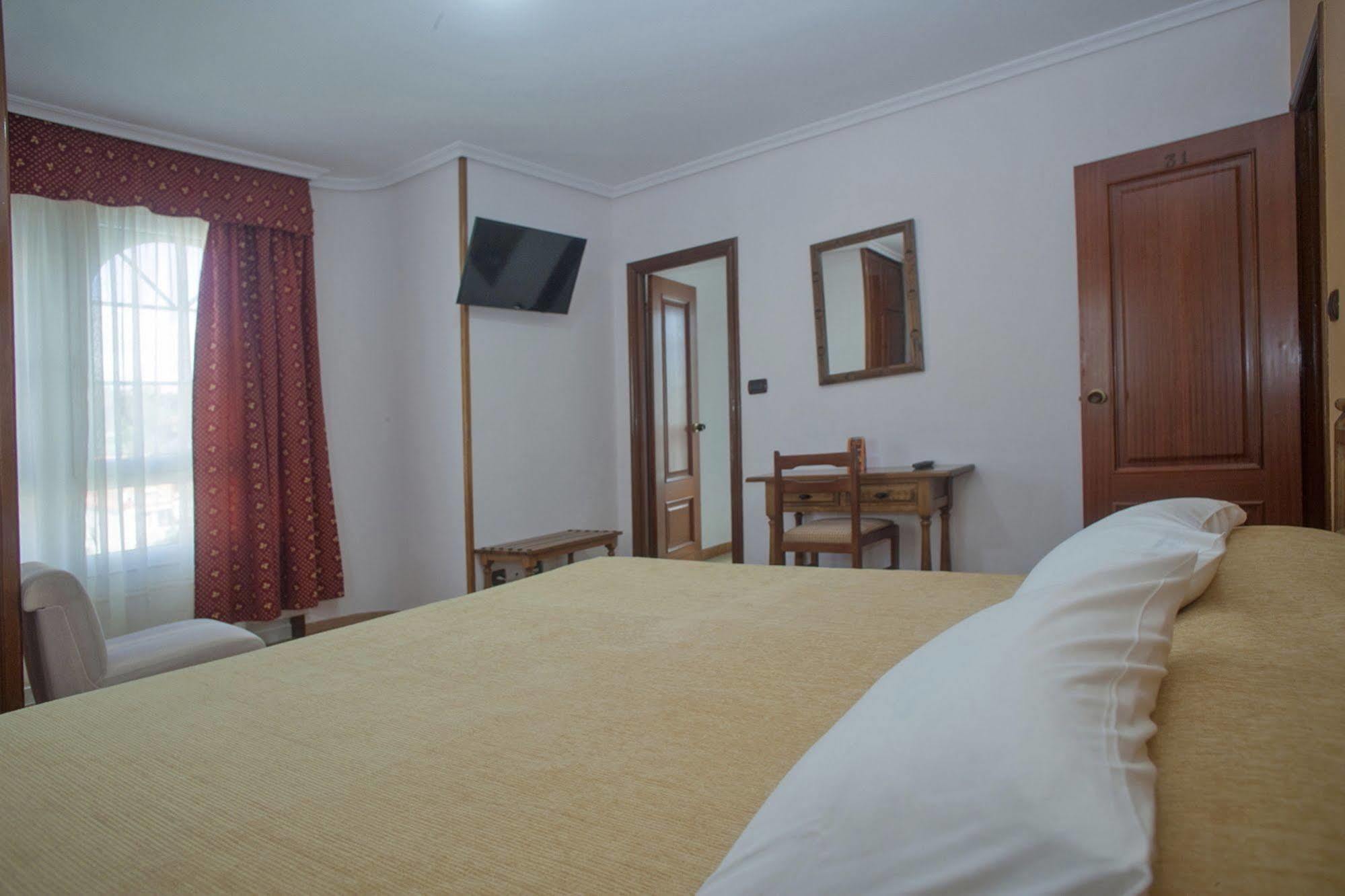 Hospedium Hotel La Marina Costa Da Morte Сее Екстер'єр фото